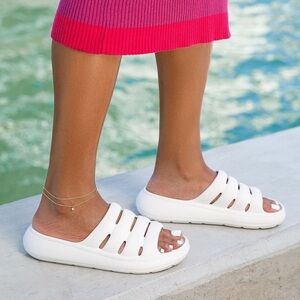 UGG Sport Yeah White, size 10